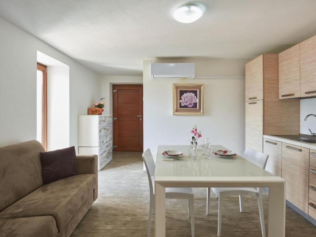 Rustico Maria Apartment Vercana Luaran gambar